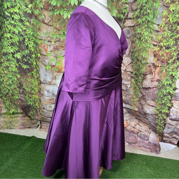 NWT JJ'S HOUSE Grape A-Line Tea-Length Satin Mother of the Bride Gown, 2… - Picture 8 of 14